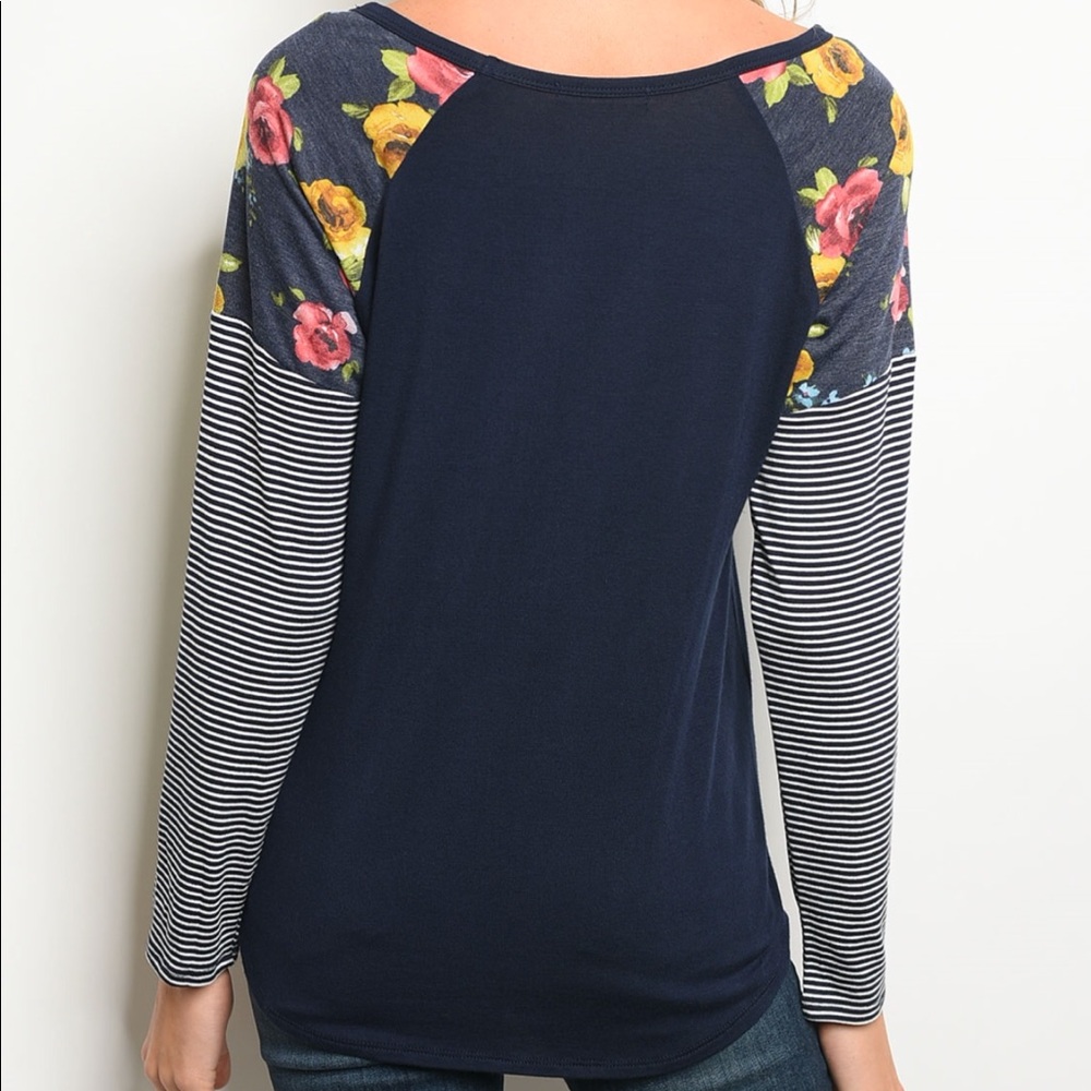 ♥️1 SM♥️Mixed Pattern Long Sleeve Top - Picture 6 of 7